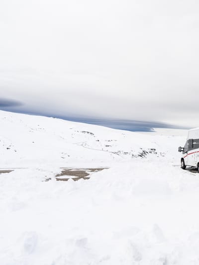 motorhome-at-ski-resort-of-sierra-nevada-2026-03-24-22-12-23-utc